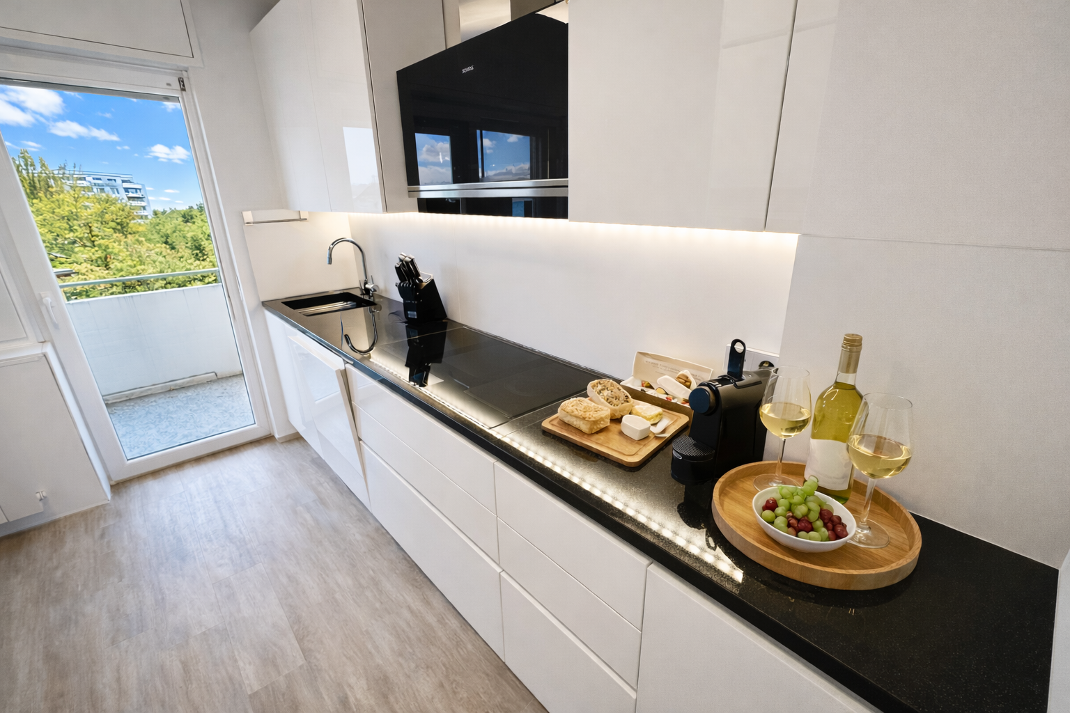 Zentrale 3-Zi Wohnung Karlsruhe | 2 Balkone & WLAN Bild 5